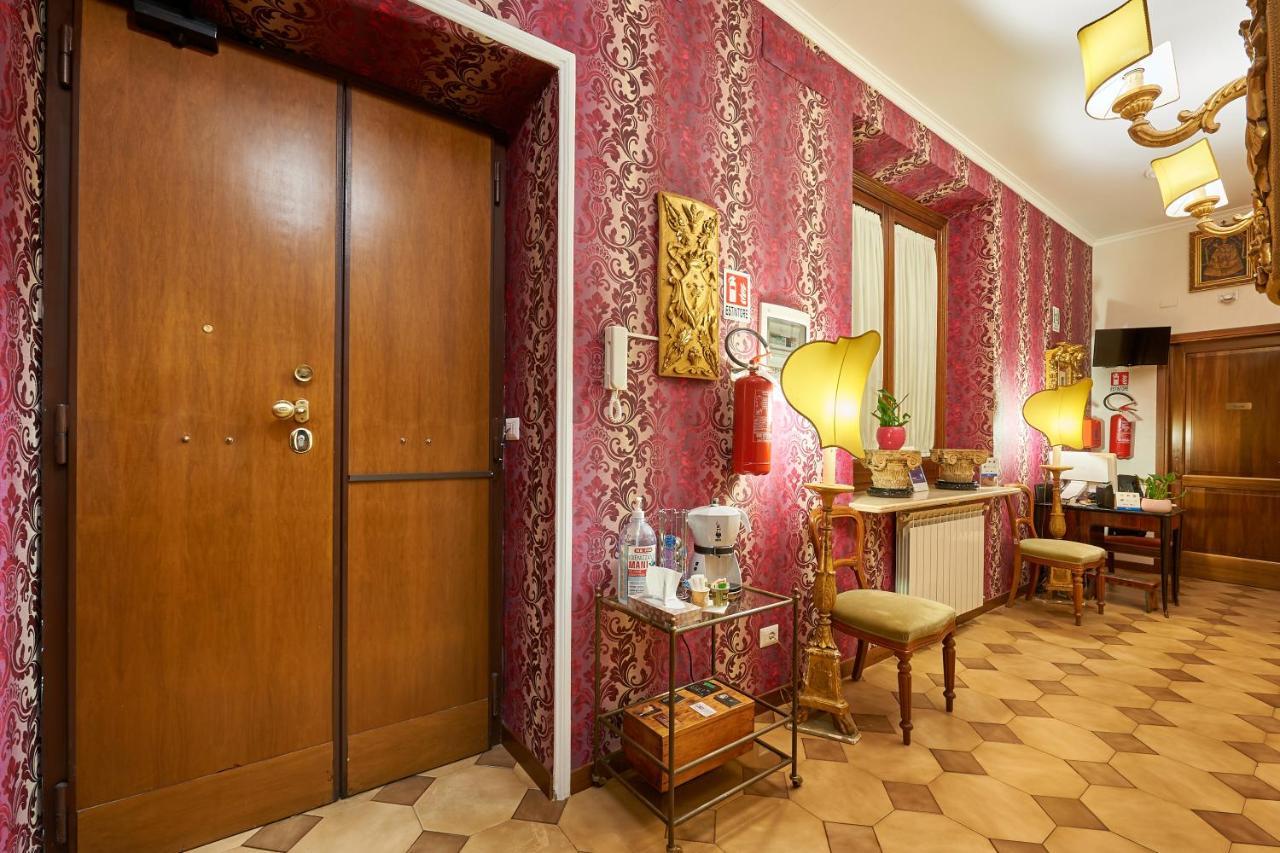 Fabrizio'S Rooms Roma Dış mekan fotoğraf